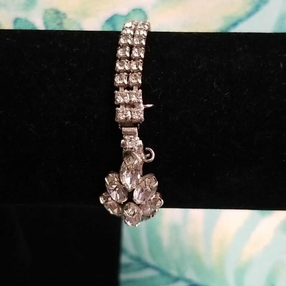 Antique Rhinestone and clip on earrings set - Picture 3 of 13